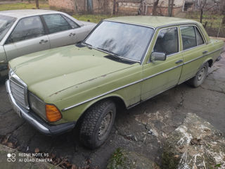 Mercedes Series (W123) foto 6