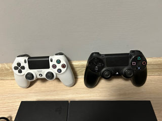 PlayStation 4 + 2 controllers foto 2