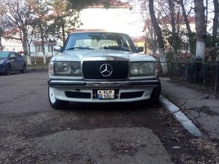 Mercedes Series (W123) foto 1