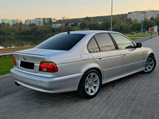 BMW 5 Series foto 5