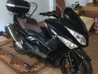 Yamaha Tmax foto 2