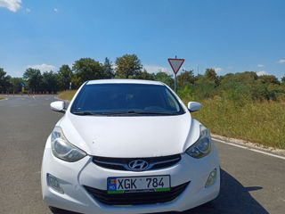 Hyundai Elantra foto 1