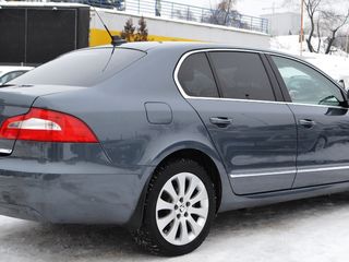 Skoda Superb foto 2