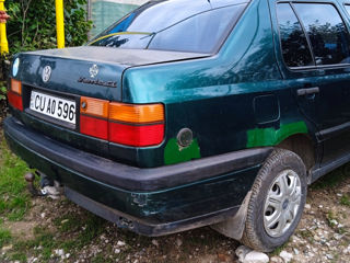 Volkswagen Vento foto 4