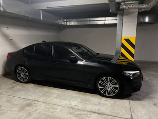 BMW 5 Series foto 2