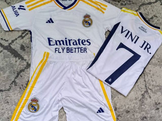 Costum fotbal Vinisius Jr Real Madrid 128 cm foto 1