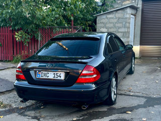 Mercedes E-Class foto 2