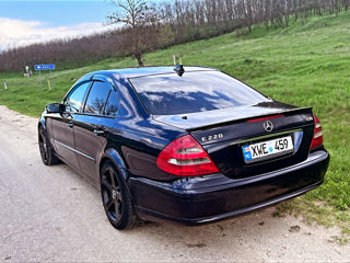 Mercedes E-Class foto 3