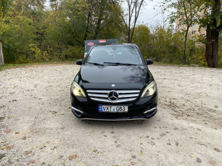 Mercedes B-Class foto 2