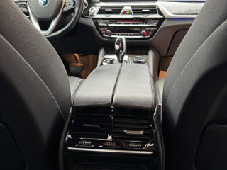 BMW 5 Series foto 10