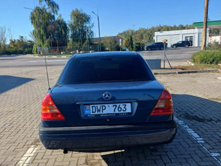 Mercedes C-Class foto 4