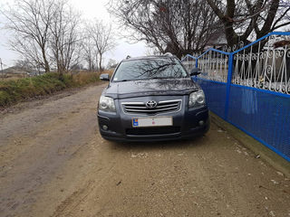 Toyota Avensis foto 3