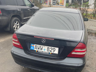 Mercedes C-Class foto 4