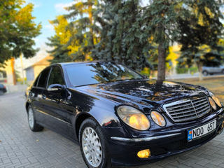 Mercedes E-Class foto 2