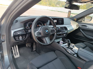 BMW 5 Series foto 4