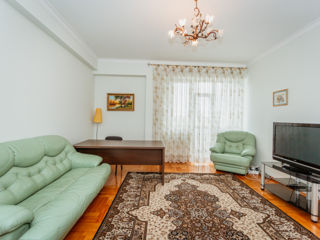 Apartament cu 2 camere, 75 m², Centru, Chișinău foto 5