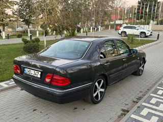 Mercedes E-Class foto 6