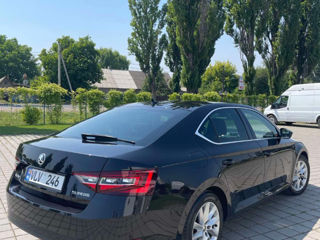 Skoda Superb foto 3