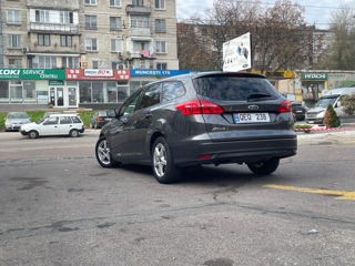 Ford Focus Wagon foto 9