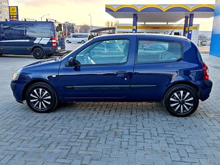 Renault Clio foto 1