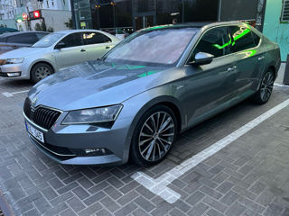 Skoda Superb foto 2