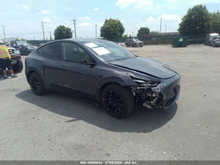 Tesla Model Y foto 8