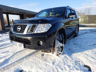 Nissan Pathfinder foto 2