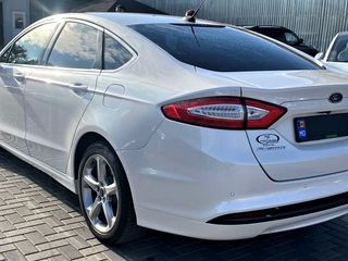 Ford Fusion foto 4