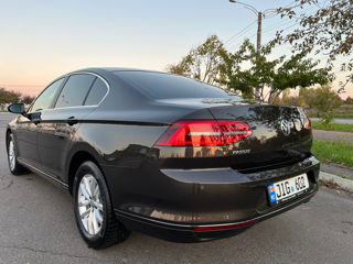 Volkswagen Passat foto 4