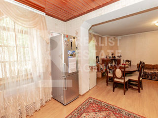 Vânzare - casă în 2 nivele, 315 mp + 5 ari, str. Academician Natalia Gheorghiu, Telecentru foto 4