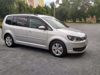 Volkswagen Touran foto 8