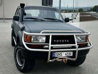 Toyota Land Cruiser foto 2