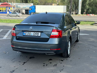 Skoda Octavia foto 3