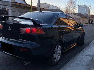 Mitsubishi Lancer foto 4