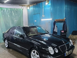 Mercedes E-Class foto 9