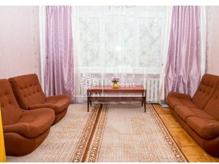 Botanica, str. Independenței, apartament cu 3 camere, 70 m.p, 52 900€