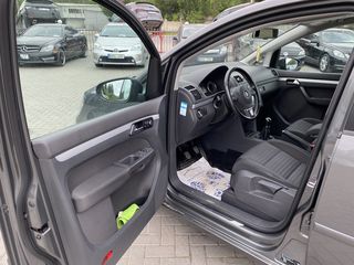 Volkswagen Touran foto 9