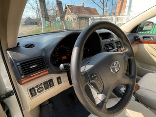 Toyota Avensis foto 10