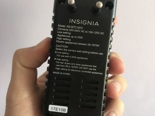 Insignia Travel Converter&Adapter (новый!) конвентер, адаптер foto 5