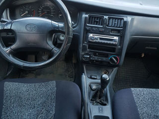 Toyota Carina foto 4