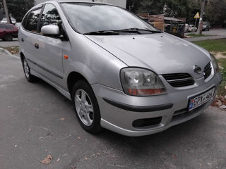 Nissan Almera Tino foto 8