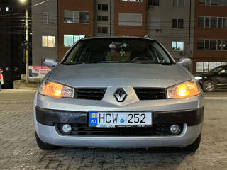 Renault Megane foto 2