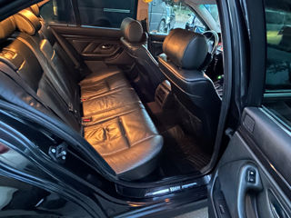 BMW 5 Series фото 7