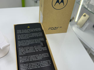 Motorola Razr 40 8+256gb Green nou / garantie ! foto 3