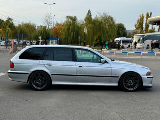 BMW 5 Series foto 4