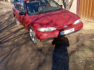 Ford Mondeo foto 2