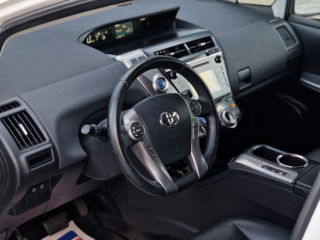 Toyota Prius + foto 12