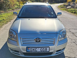 Toyota Avensis foto 2