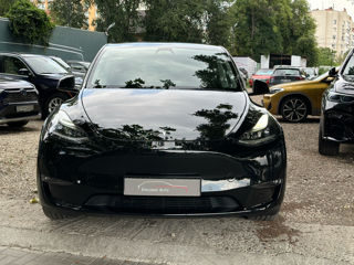 Tesla Model Y foto 2