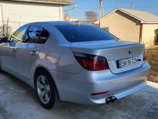 BMW 5 Series foto 3